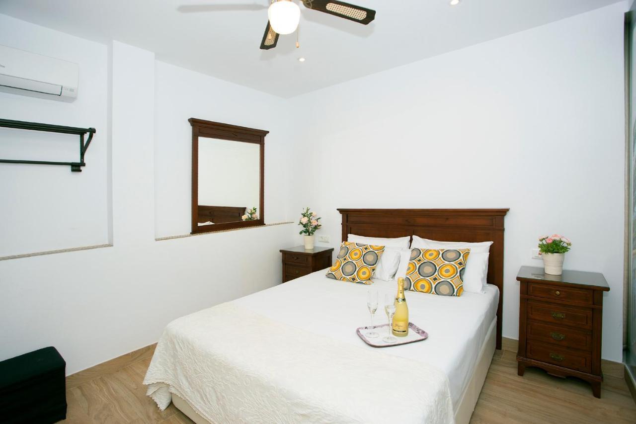 Fresh, Relax & Sun Historic Center Apartment Malaga Bagian luar foto